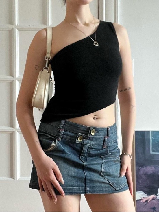 Garage Tops - Size XS Garage Black Asymmetrical Tank Top
